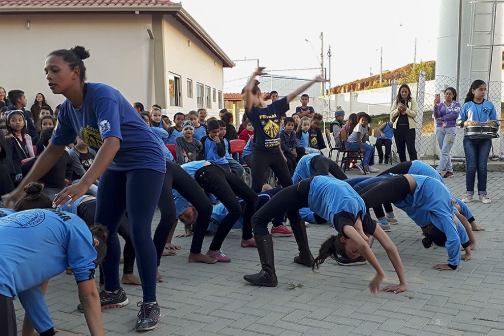 Projetos sociais em escola municipal envolvem alunos e professores