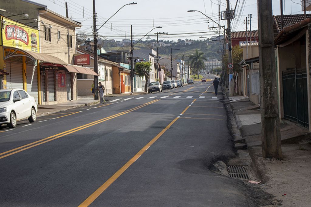 Av. Arthur Ribeiro Guimarães é entregue com drenagem e asfalto