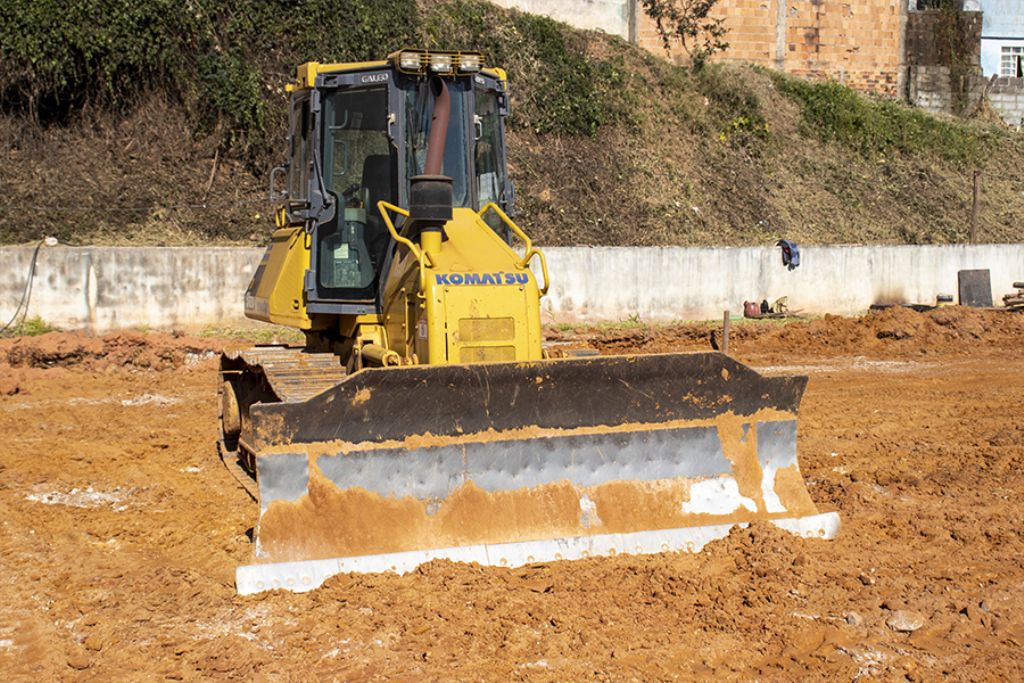 Quadra esportiva em escola vai contribuir para integração de moradores