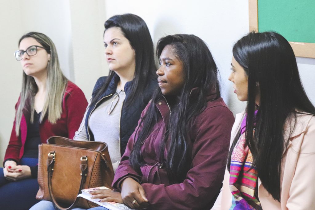 Profissionais da rede de proteção social passam por curso de treinamento de liderança