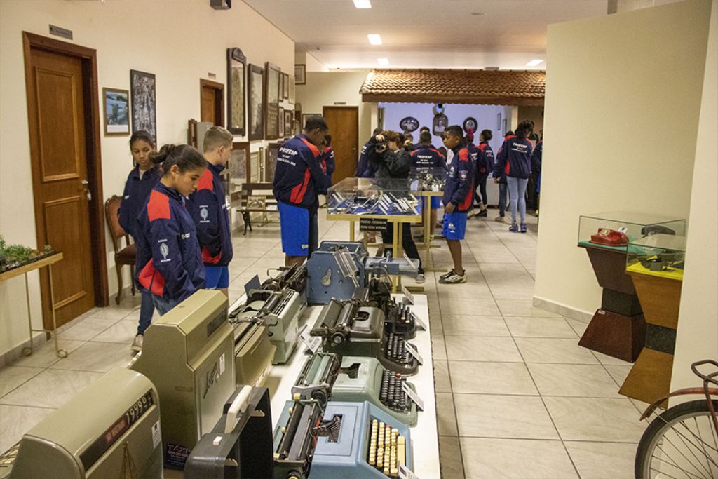 Alunos do Profesp/ Conviver visitam Museu Histórico Tuany Toledo