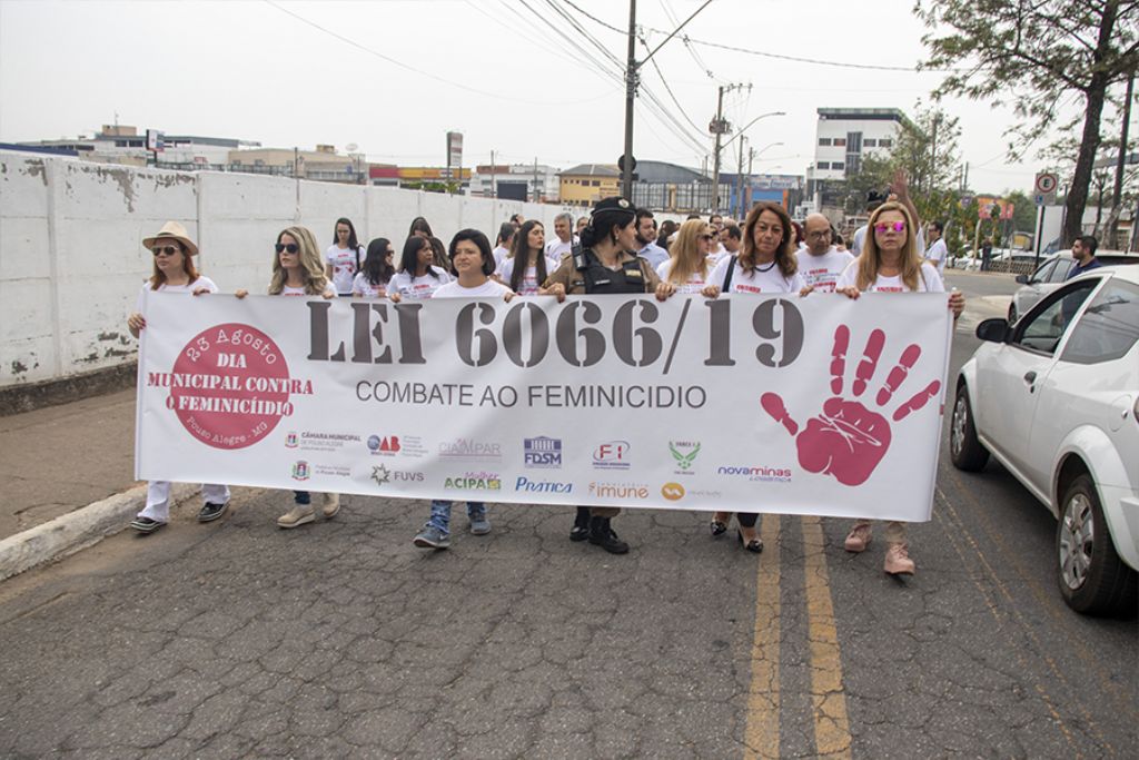 Dia Municipal de Feminicídio é comemorado com passeata e outras ações