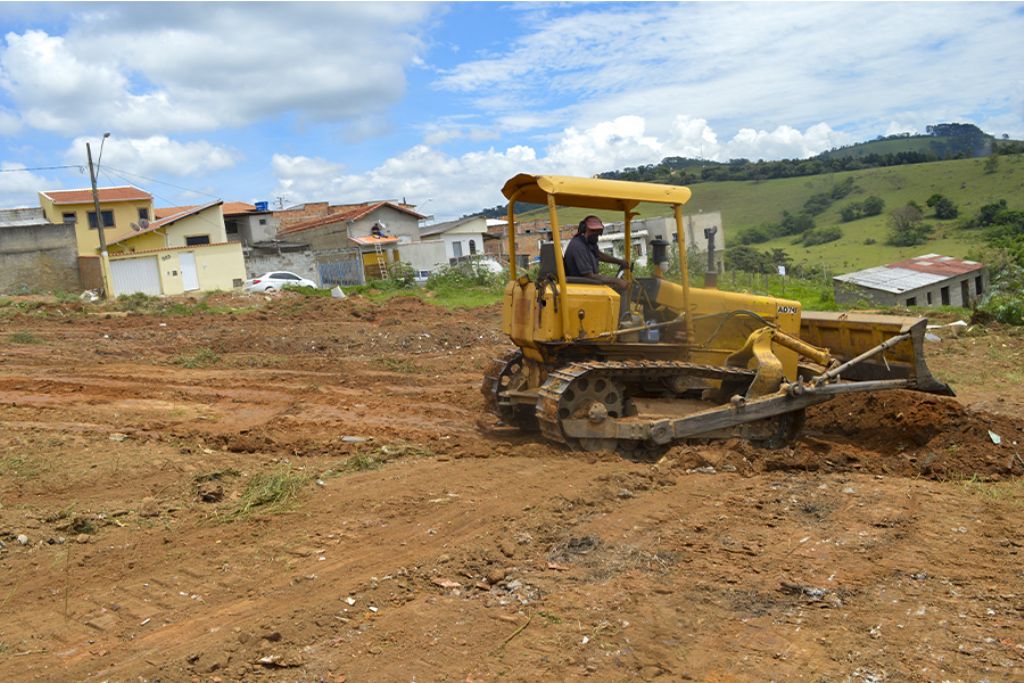 Construção de espaço multiuso é iniciada no Bairro Monte Azul