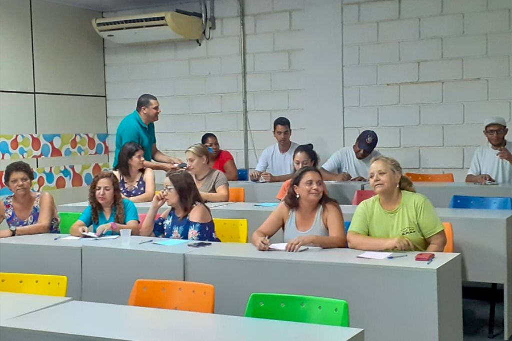 Recepcionistas dos CRAS passam por treinamento