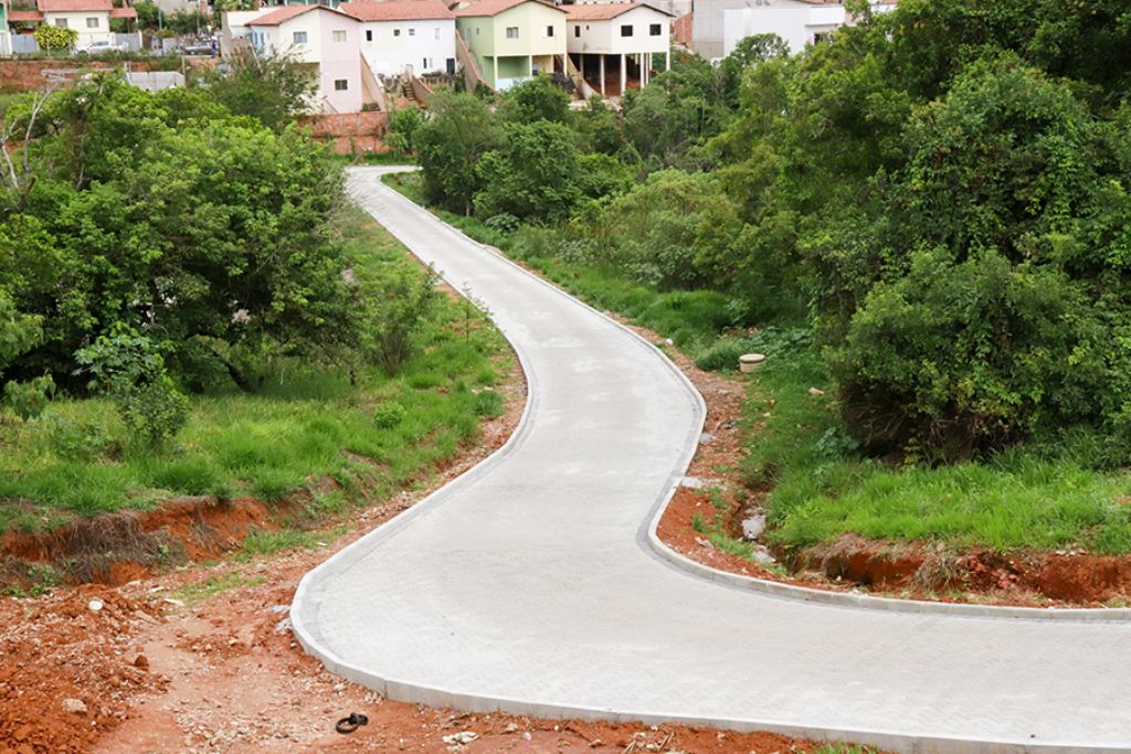 Secretaria de Obras pavimenta trecho de ligação entre bairros