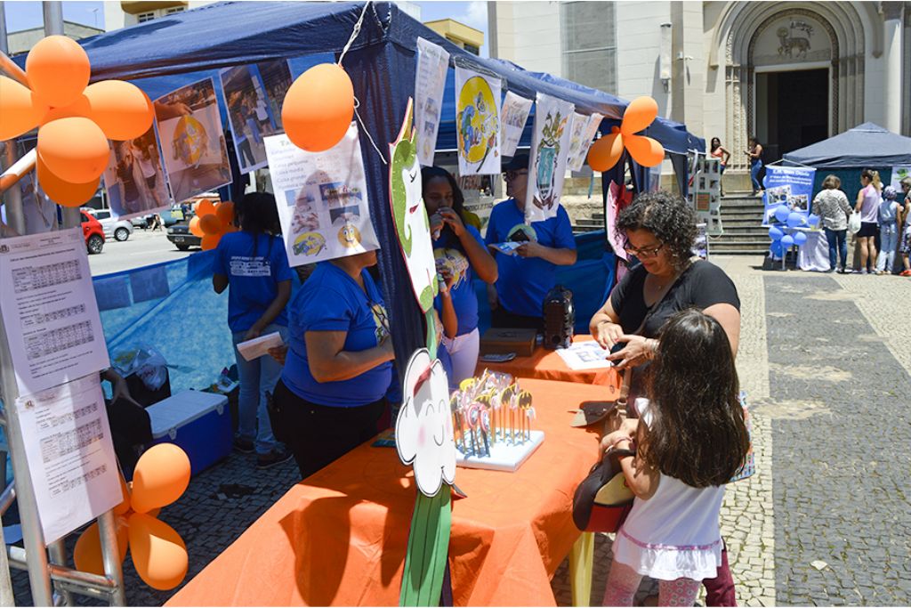 Feira passa conceitos de empreendedorismo para alunos da rede municipal