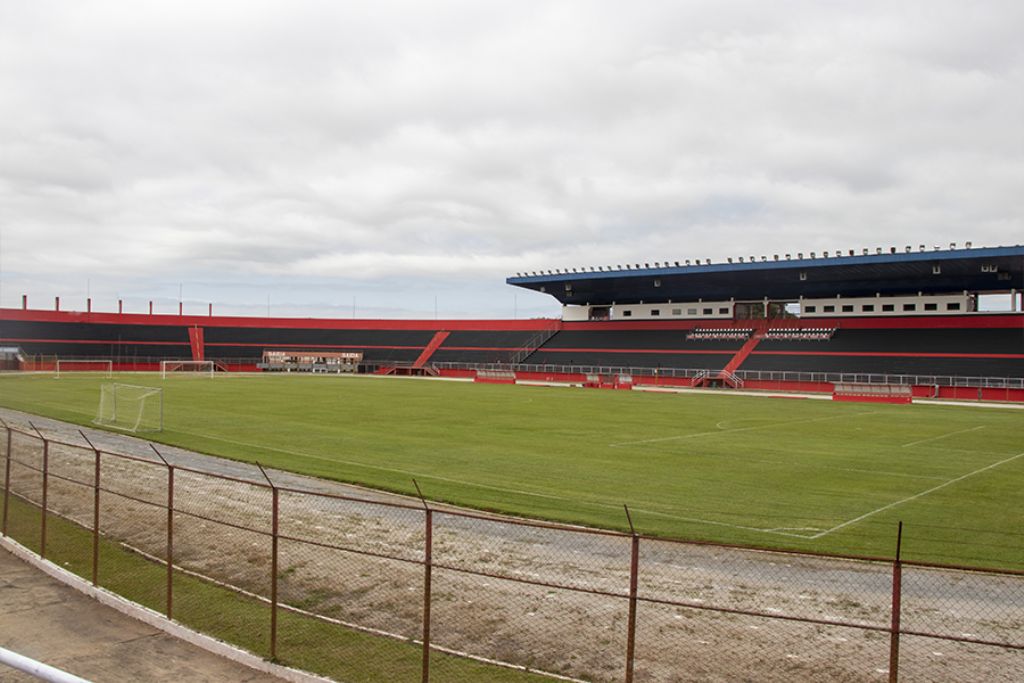 Estádio do Mandu recebe pintura nova e ganha as cores do PAFC 