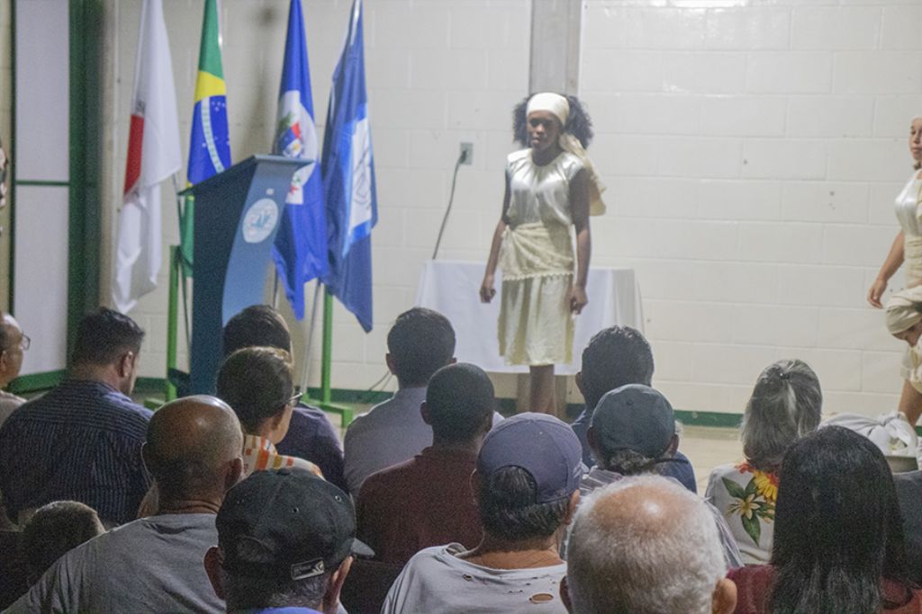 Mais 85 famílias do Jardim Guadalupe recebem escrituras dos seus imóveis