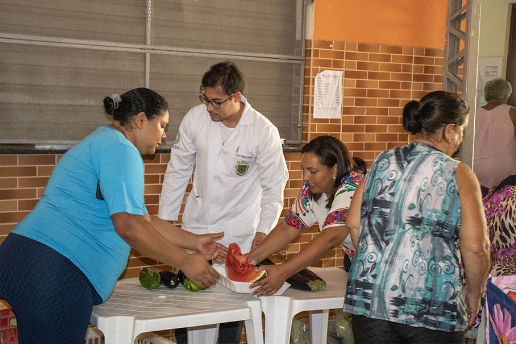 Feira solidária fornece hortifrútis para  36 famílias carentes no São João