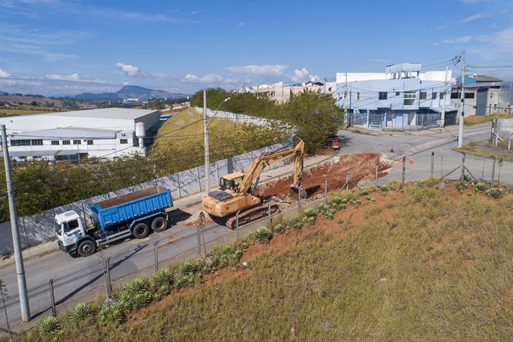 Recapeamento em avenida do Morumbi exige base reforçada