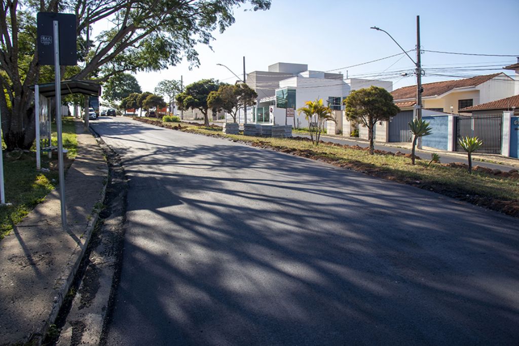 Tem início o asfaltamento da Avenida do Píer em Pouso Alegre