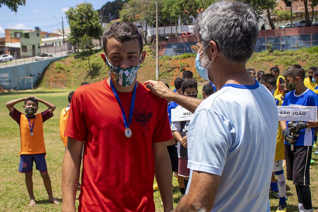  Torneio de Escolinha de Futebol do São João reúne garotos de diversos bairros