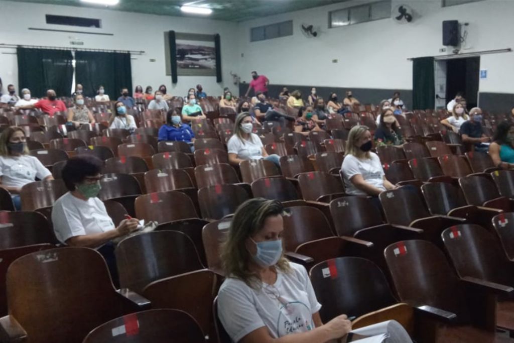 Secretaria de Educação ouve diversos setores para elaborar protocolo seguro de volta às aulas