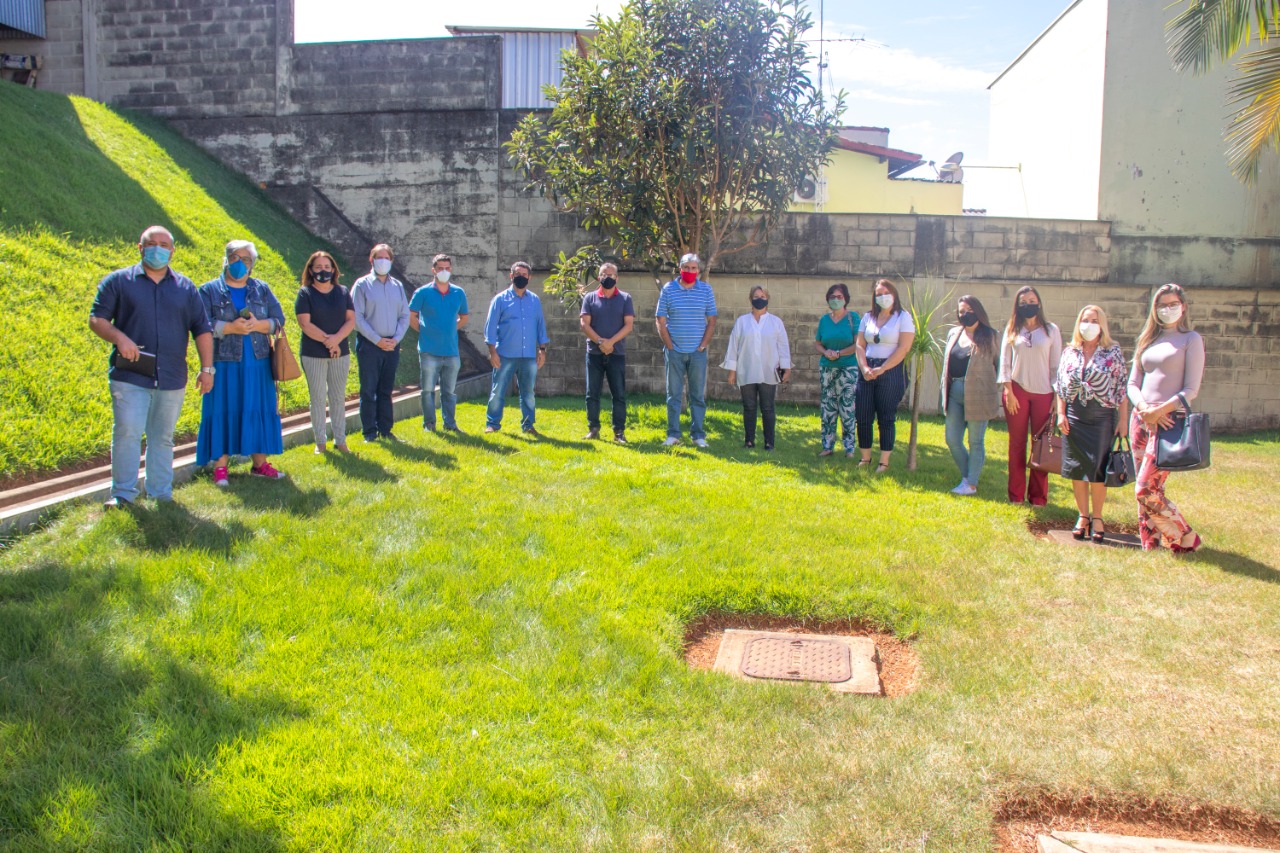 Prefeito recebe representantes de escolas particulares de Pouso Alegre