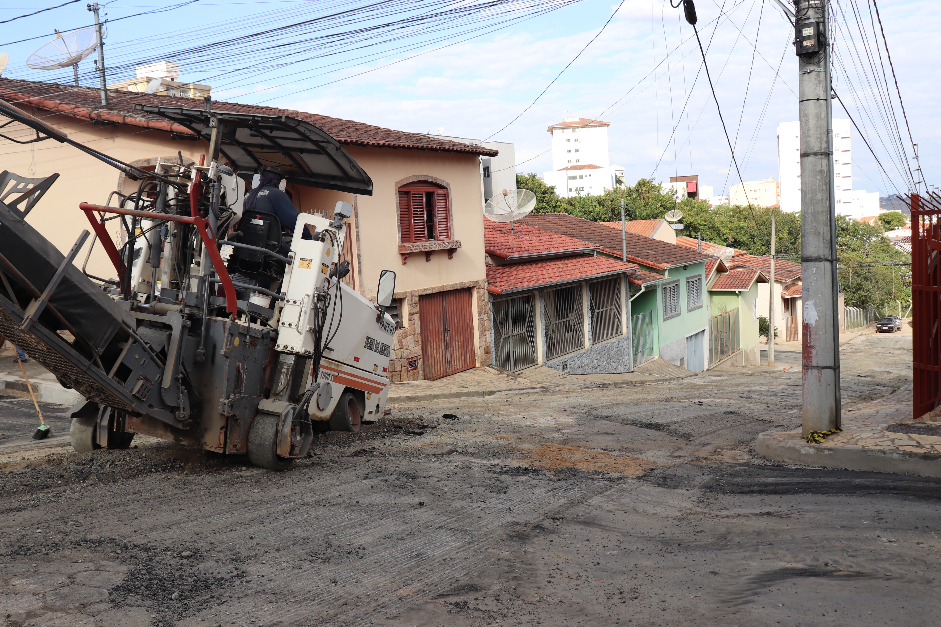 Ruas do bairro Boa Vista recebem nova pavimentação asfáltica