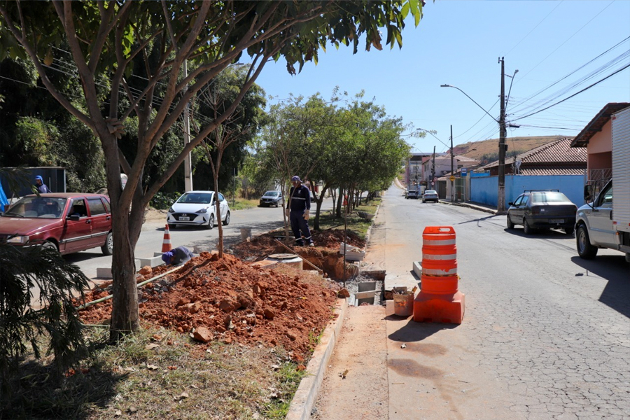 Prefeitura realiza obras para construção de galerias pluviais no Recanto dos Fernandes