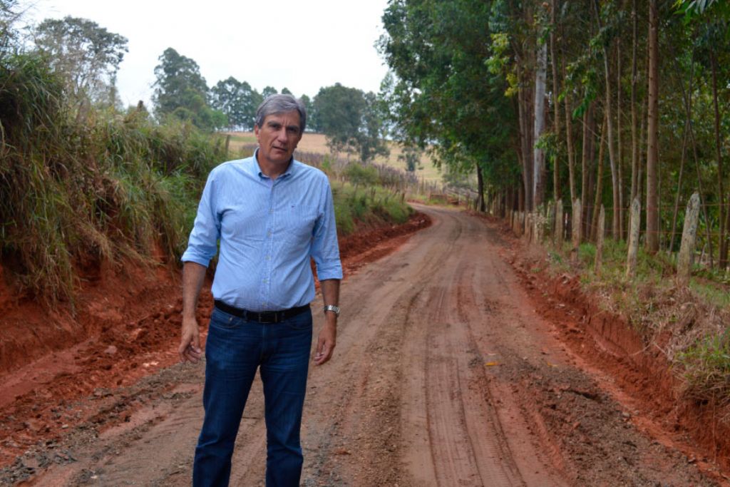 Prefeitura age rápido e recupera estradas rurais estragadas pelas chuvas