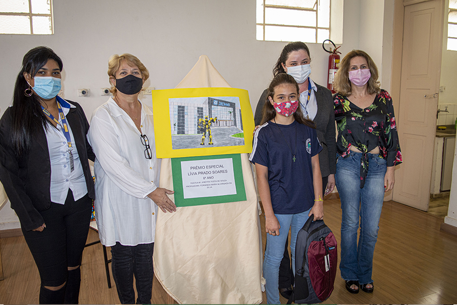 Estudantes vencedores do concurso Viva Pouso Alegre são premiados