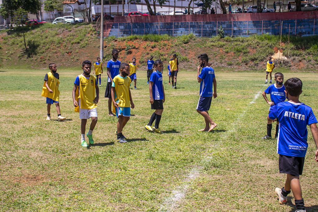 Prefeitura oferece aulas gratuitas de futebol e ginástica no Bairro São Cristóvão