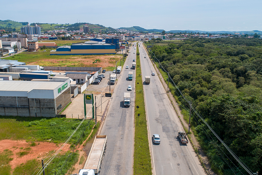 Avenida Perimetral passará por reformas e condutores deverão trafegar em duplo sentido em uma das pi