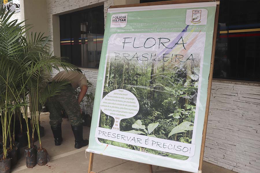 Prefeitura e Polícia Militar de Meio Ambiente fazem ação e doam mais de 400 mudas de árvores