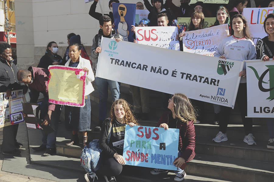 Nenhum passo para trás: Dia Nacional da Luta Antimanicomial é lembrado com passeata em Pouso Alegre