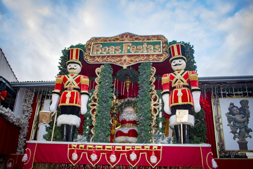 Prefeito participa de abertura da Casa de Papai Noel no SG