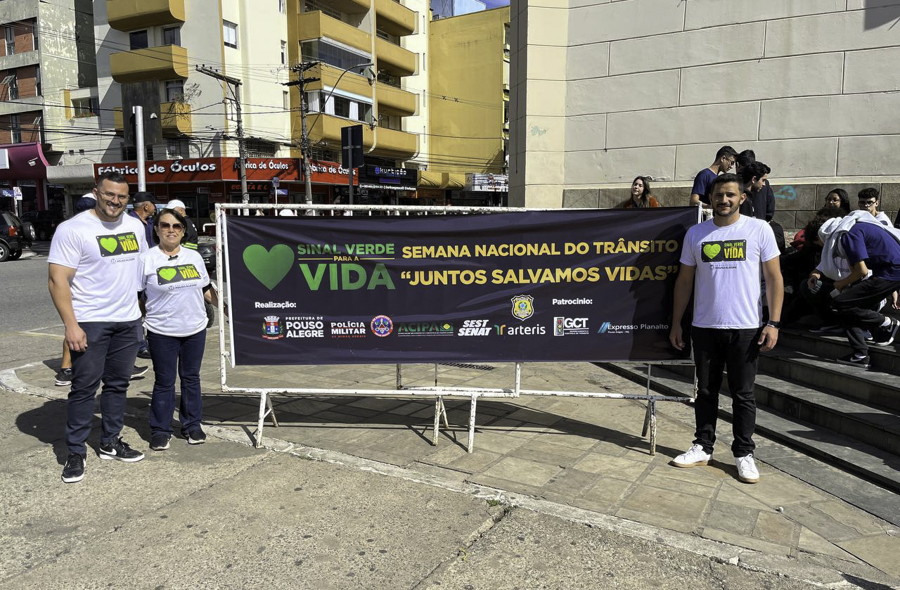 Simulação de primeiros socorros marca as atividades da Semana Nacional do Trânsito 