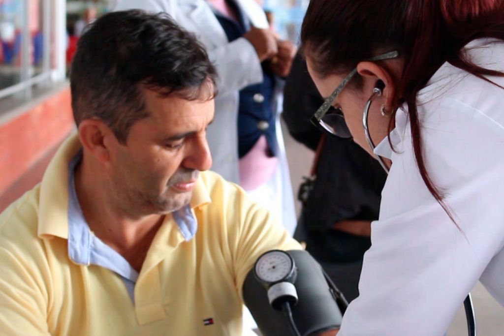 Ação conjunta da Saúde atende mais de 350 no Terminal Rodoviário