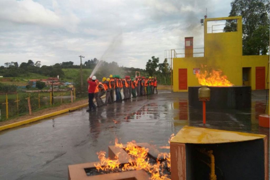 Empresa oferece curso de brigadista para GCM e escolas municipais