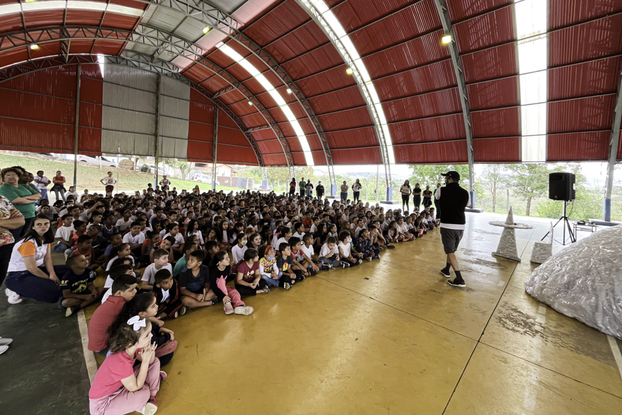 Projeto "Um Pequeno Príncipe, uma grande diferença" leva teatro sobre inclusão e acessibilidade a es