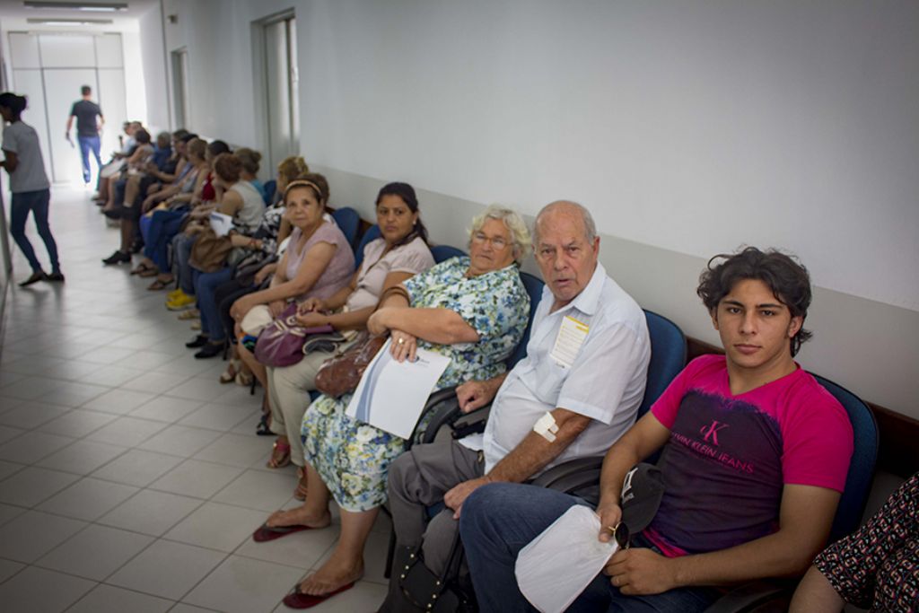 Mais 500 cirurgias: fila de espera por operação de catarata está quase zerada