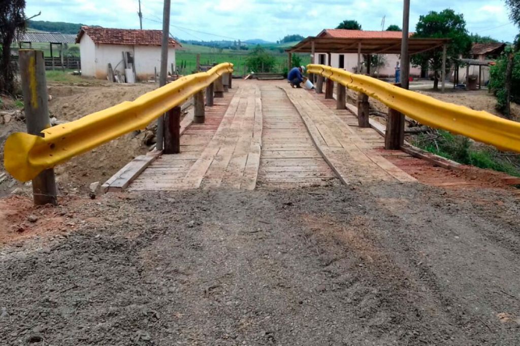 Prefeitura mantém pontes e estradas rurais conservadas