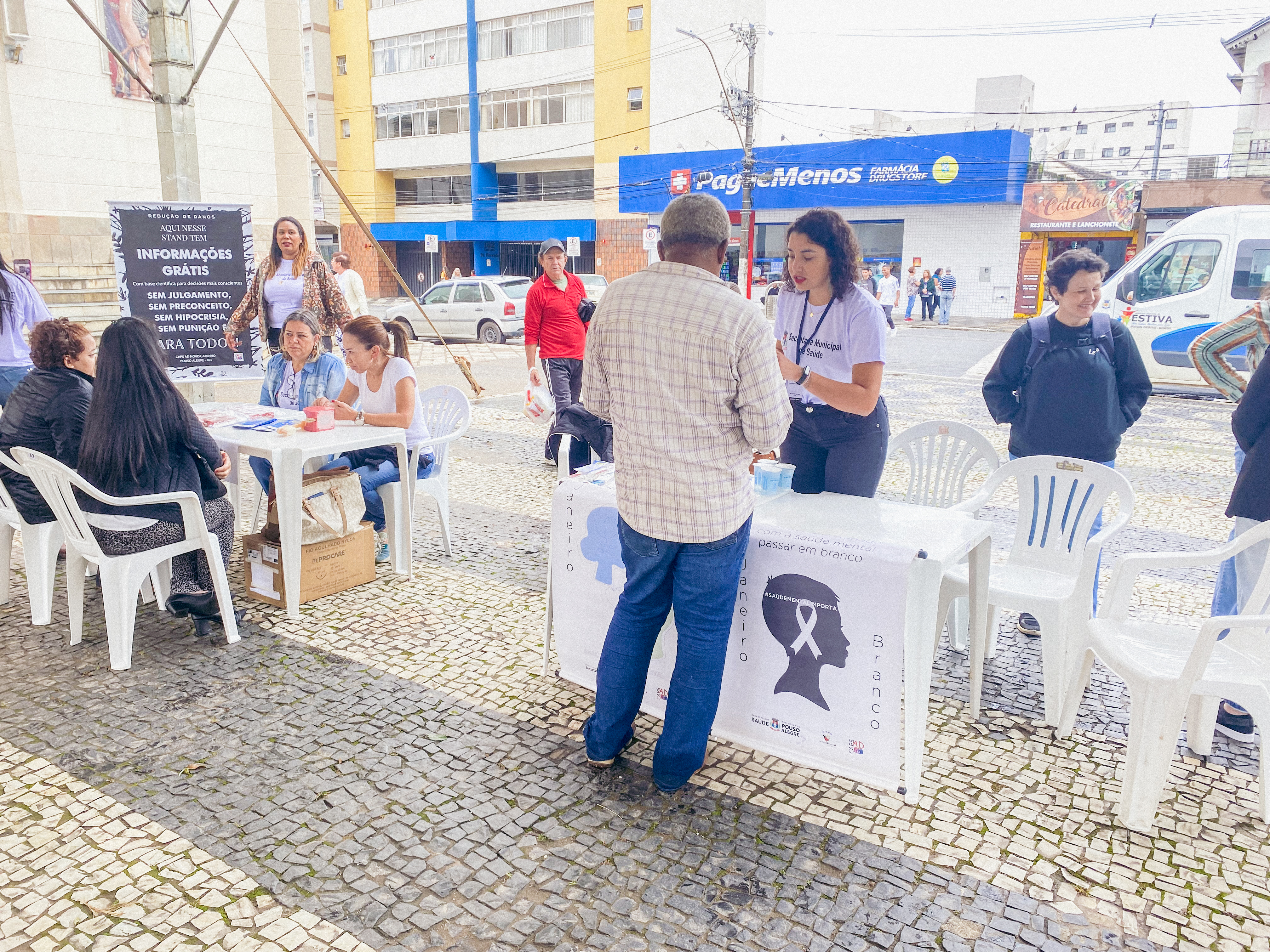 Ação na Praça Senador José Bento alerta para cuidados com a saúde mental