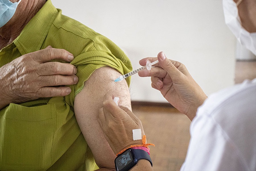 Pouso Alegre amplia vacina bivalente para idosos acima de 70 anos