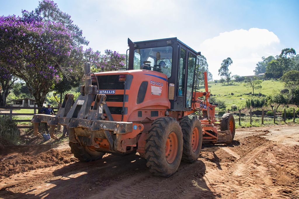 Prefeitura retoma obras de manutenção das estradas rurais