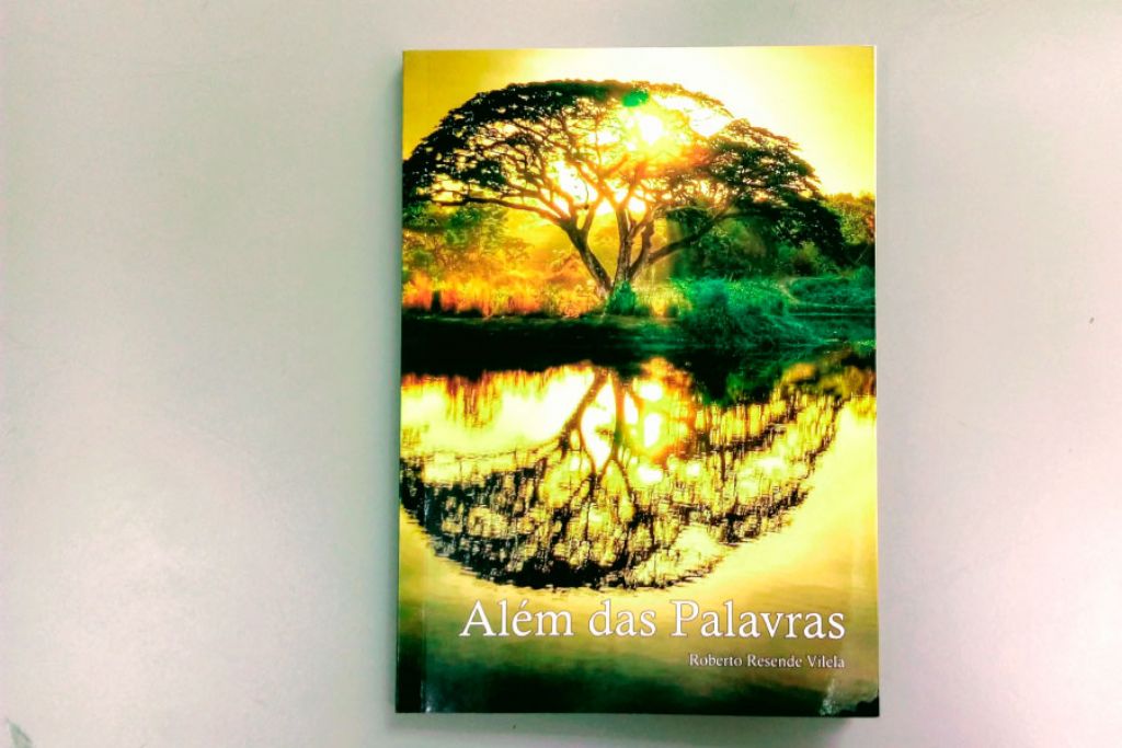 Livro Além das Palavras é lançado em Pouso Alegre