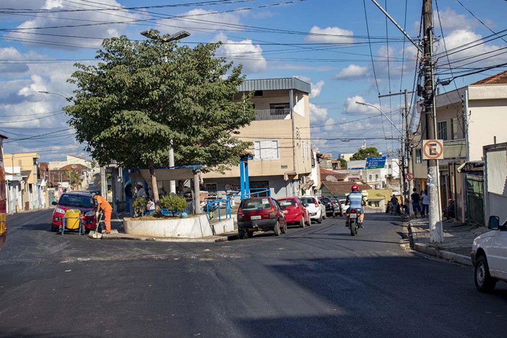 Moradores e comerciantes do Santo Antônio elogiam obras de recapeamento na região