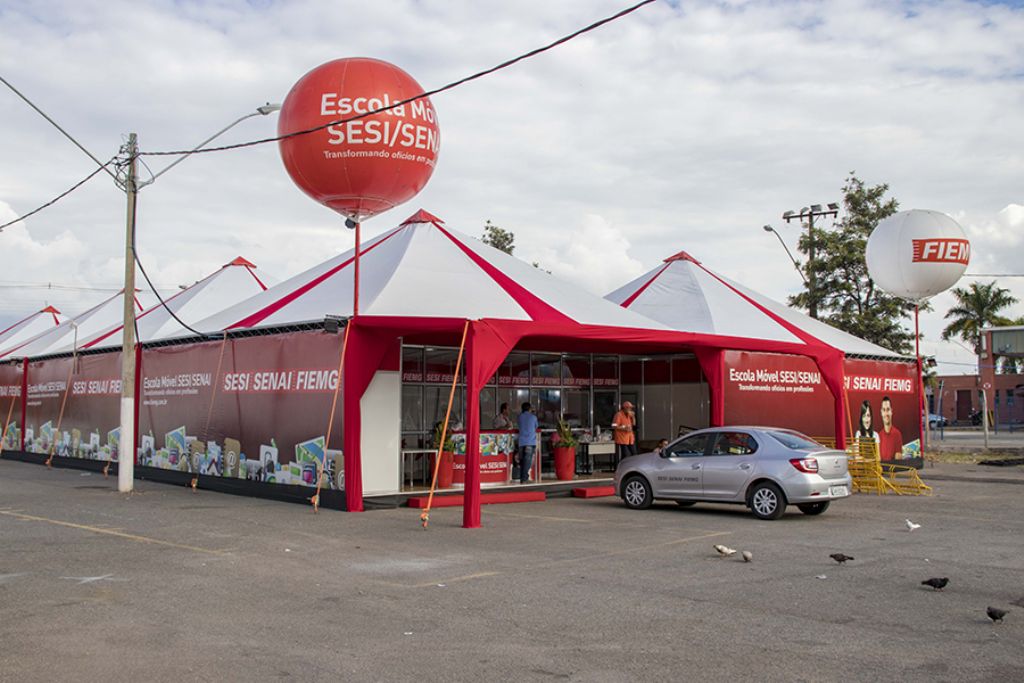 Escola Móvel do SESI/SENAI chega a Pouso Alegre