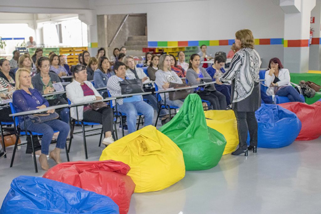 Secretaria Municipal de Educação na luta contra o abuso e violência infantil