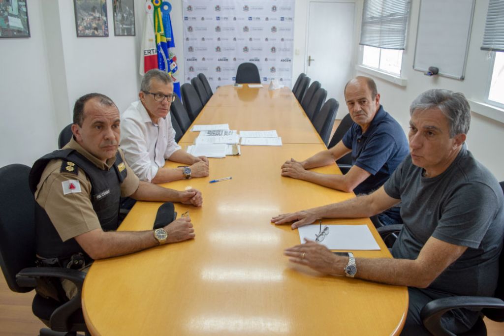 POLÍCIA MILITAR E PREFEITURA NO COMBATE AO VANDALISMO