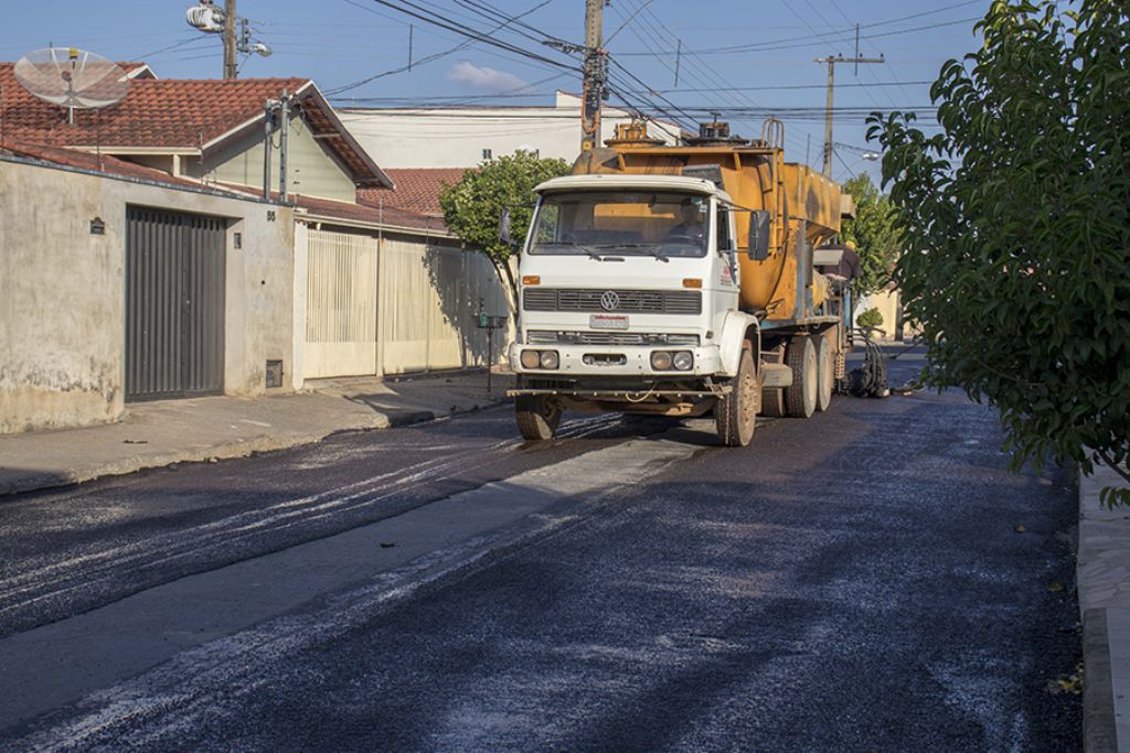 Prefeitura de Pouso Alegre inicia recapeamento de ruas no bairro São Carlos