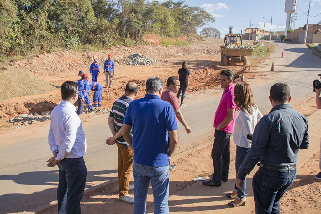 Prefeitura inicia abertura de avenida no Jardim Guadalupe