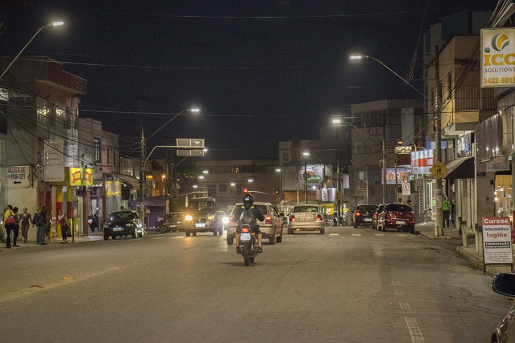 Importante Avenida de Pouso Alegre recebe iluminação de LED