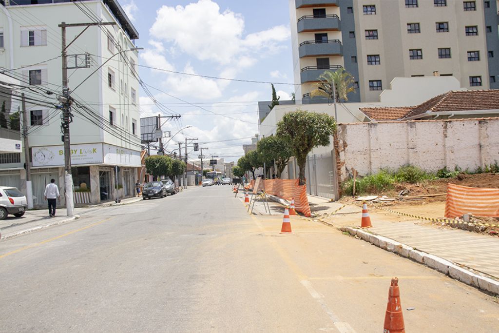 Interdição do trânsito na Rua Comendador José Garcia