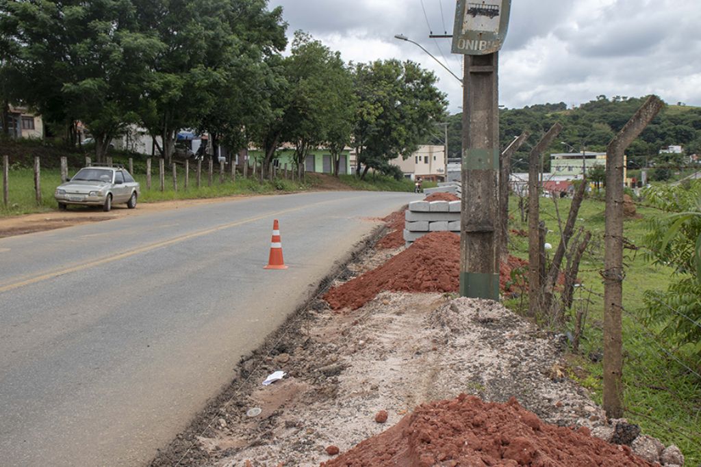 Avenida Alferes Gomes de Medela ganha calçada