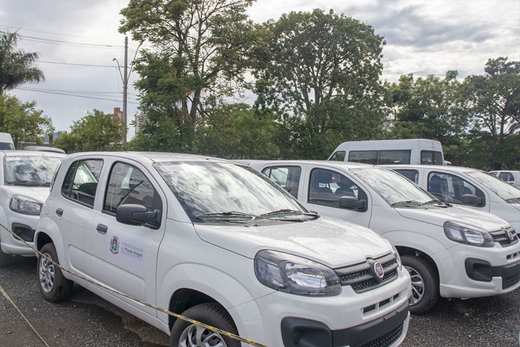 Prefeitura de Pouso Alegre recebe novos veículos para a saúde