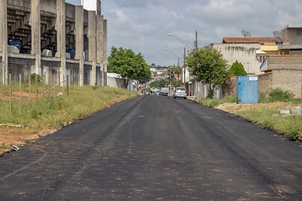 Prefeitura pavimenta cinco ruas do Bairro Foch