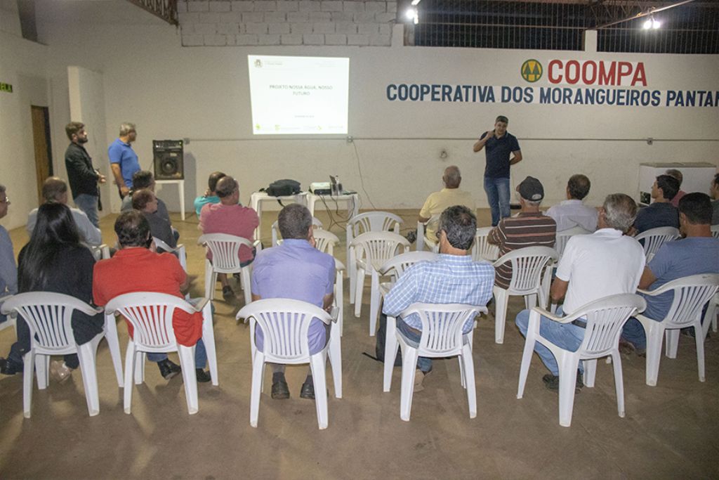 Produtores rurais do Pantano conhecem projeto de preservação das águas