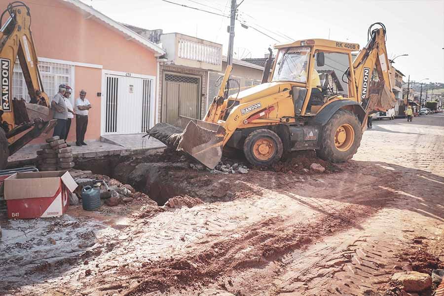 Avenida Arthur Ribeiro Guimarães no Jardim Noronha recebe 56 bocas de lobo